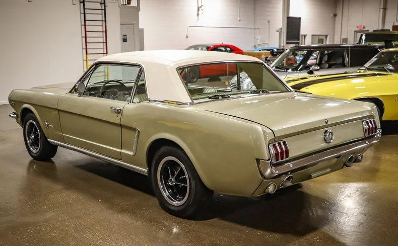 1965 Ford Mustang(SOLD)